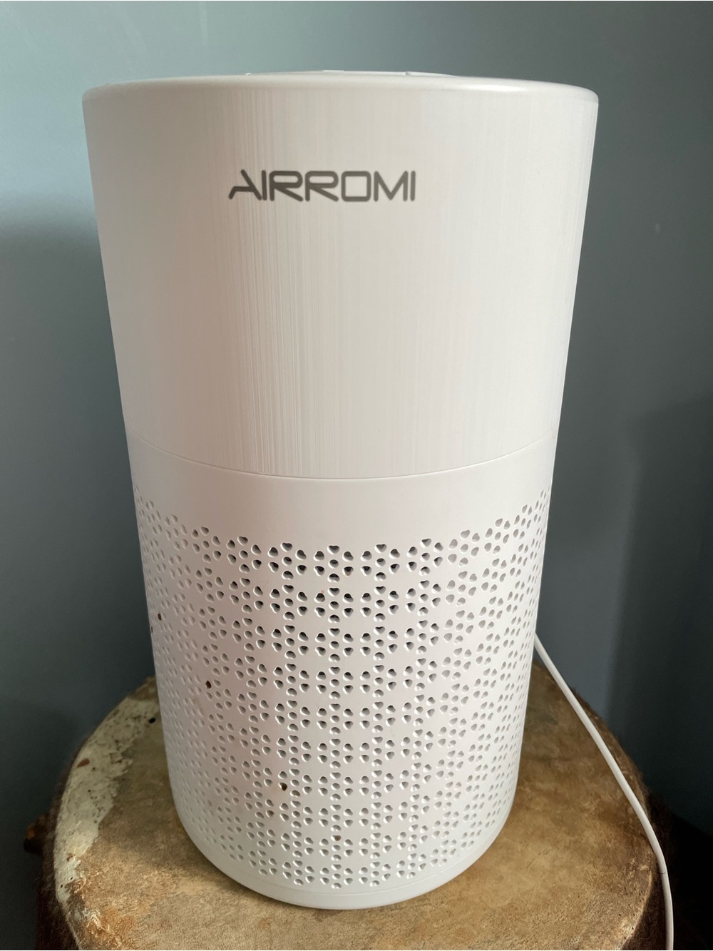AIRROMI White Compact Air Purifier Filter to be changed